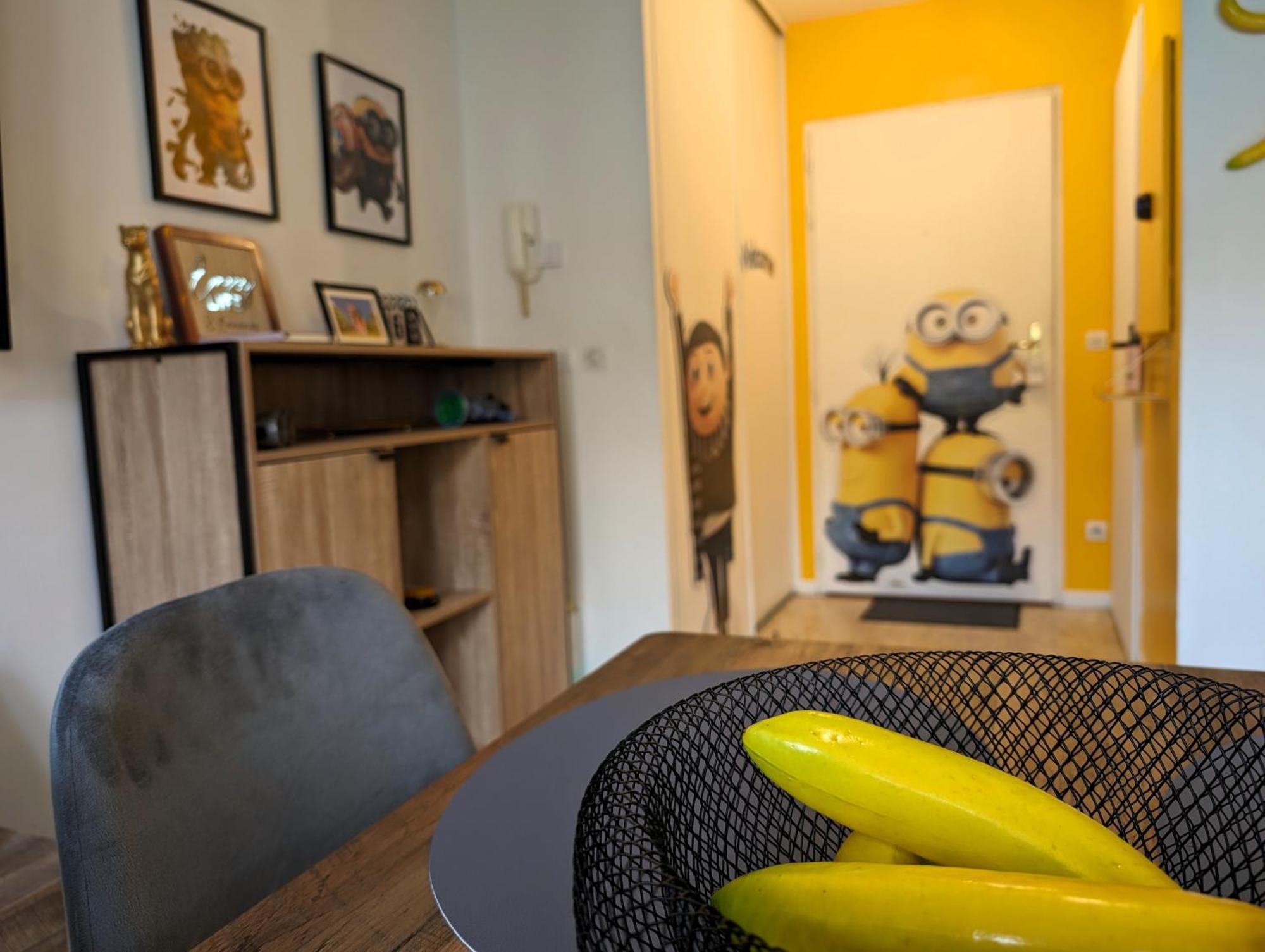 Le Repaire Des Minions - 10' Disney - Familial Bailly-Romainvilliers Exteriör bild