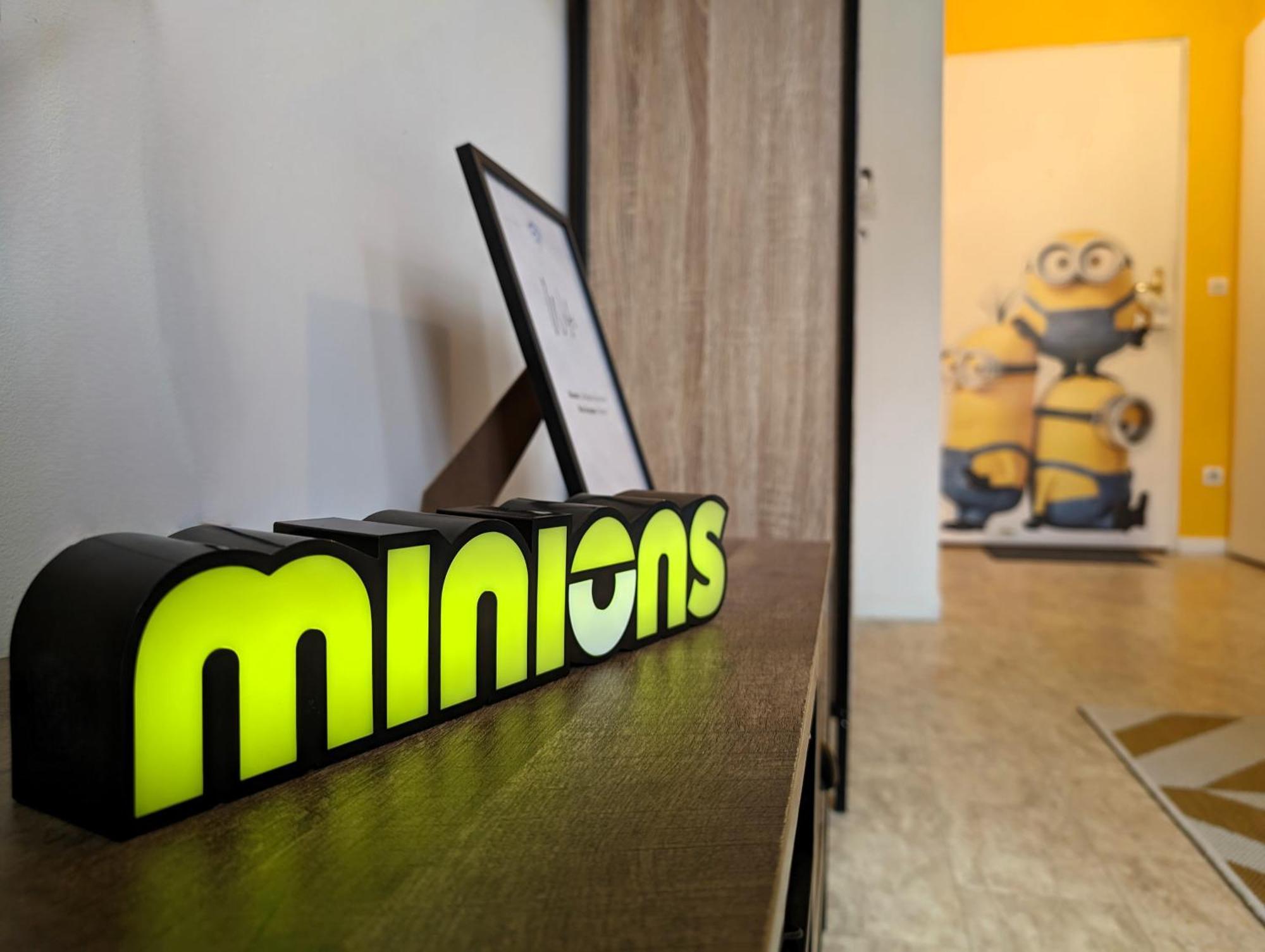 Le Repaire Des Minions - 10' Disney - Familial Bailly-Romainvilliers Exteriör bild