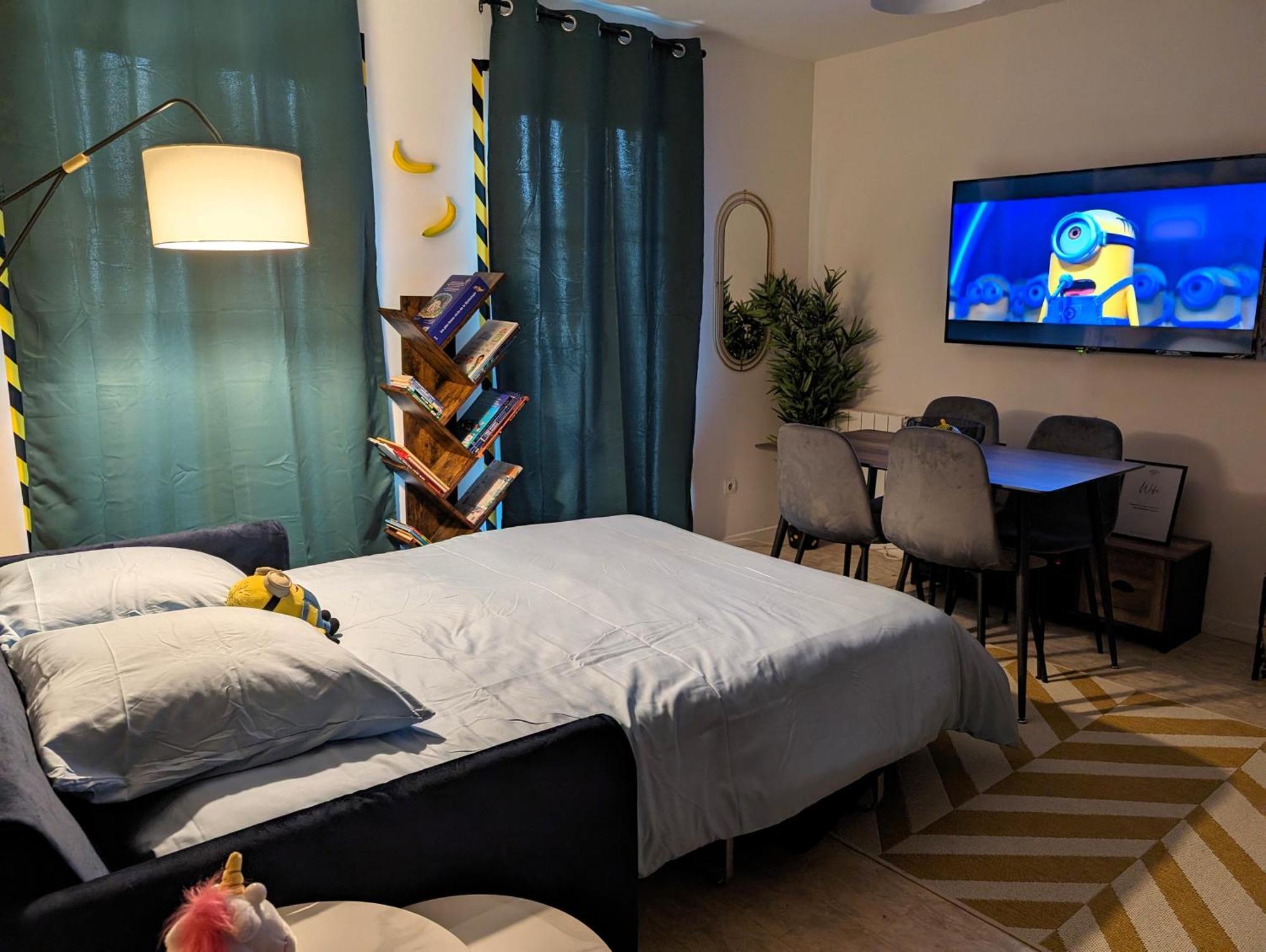 Le Repaire Des Minions - 10' Disney - Familial Bailly-Romainvilliers Exteriör bild